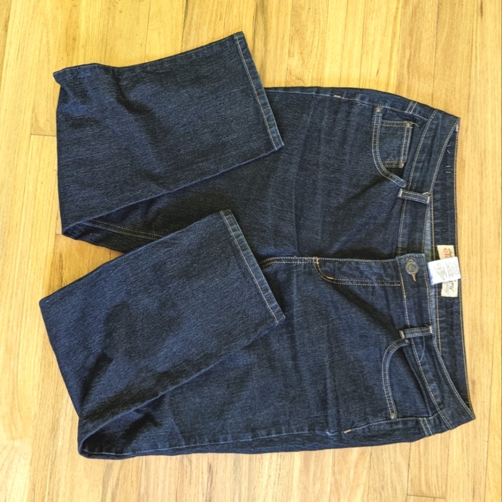 Just my size jeans.  Sz 16w short. Dark wash.